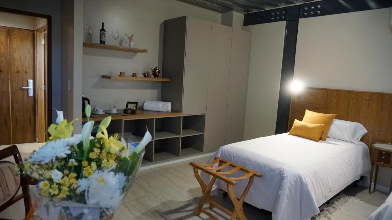 718 Rufino Petit Hotel Мендоса Экстерьер фото